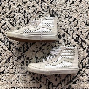 Vans SK8-Hi Zip Sneaker w/Silver Hearts Girls 1.5